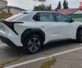 Белый Тойота bZ4X, объемом двигателя 0 л и пробегом 1 тыс. км за 28800 $, фото 1 на Automoto.ua