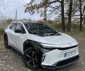 Белый Тойота bZ4X, объемом двигателя 0 л и пробегом 5 тыс. км за 29500 $, фото 2 на Automoto.ua