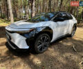 Белый Тойота bZ4X, объемом двигателя 0 л и пробегом 26 тыс. км за 28000 $, фото 1 на Automoto.ua