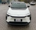 Белый Тойота bZ4X, объемом двигателя 0 л и пробегом 5 тыс. км за 24999 $, фото 1 на Automoto.ua