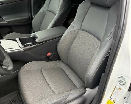 Белый Тойота bZ4X, объемом двигателя 0 л и пробегом 2 тыс. км за 27999 $, фото 112 на Automoto.ua