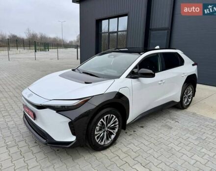 Белый Тойота bZ4X, объемом двигателя 0 л и пробегом 2 тыс. км за 27999 $, фото 50 на Automoto.ua