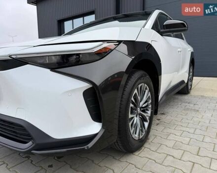 Белый Тойота bZ4X, объемом двигателя 0 л и пробегом 2 тыс. км за 27999 $, фото 22 на Automoto.ua