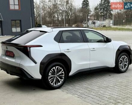Белый Тойота bZ4X, объемом двигателя 0 л и пробегом 2 тыс. км за 27999 $, фото 19 на Automoto.ua
