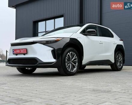 Белый Тойота bZ4X, объемом двигателя 0 л и пробегом 2 тыс. км за 27999 $, фото 29 на Automoto.ua