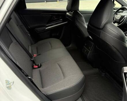 Белый Тойота bZ4X, объемом двигателя 0 л и пробегом 2 тыс. км за 27999 $, фото 78 на Automoto.ua