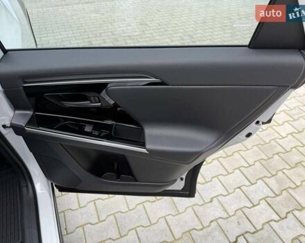 Белый Тойота bZ4X, объемом двигателя 0 л и пробегом 2 тыс. км за 27999 $, фото 75 на Automoto.ua