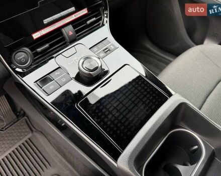 Белый Тойота bZ4X, объемом двигателя 0 л и пробегом 2 тыс. км за 27999 $, фото 134 на Automoto.ua