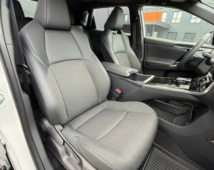 Белый Тойота bZ4X, объемом двигателя 0 л и пробегом 2 тыс. км за 27999 $, фото 88 на Automoto.ua