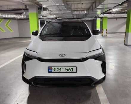 Білий Тойота bZ4X, об'ємом двигуна 0 л та пробігом 2 тис. км за 27500 $, фото 1 на Automoto.ua