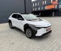 Белый Тойота bZ4X, объемом двигателя 0 л и пробегом 2 тыс. км за 27999 $, фото 3 на Automoto.ua