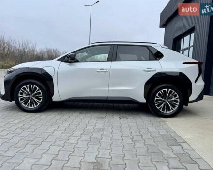 Белый Тойота bZ4X, объемом двигателя 0 л и пробегом 2 тыс. км за 27999 $, фото 51 на Automoto.ua