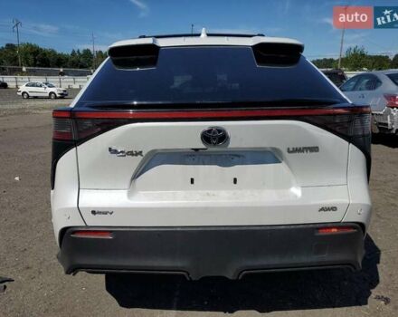 Белый Тойота bZ4X, объемом двигателя 0 л и пробегом 25 тыс. км за 11100 $, фото 5 на Automoto.ua