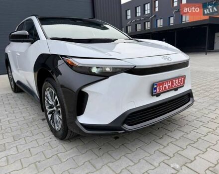 Белый Тойота bZ4X, объемом двигателя 0 л и пробегом 2 тыс. км за 27999 $, фото 127 на Automoto.ua