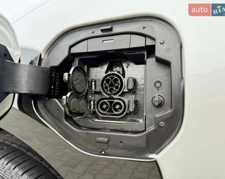 Белый Тойота bZ4X, объемом двигателя 0 л и пробегом 2 тыс. км за 27999 $, фото 30 на Automoto.ua