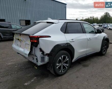 Белый Тойота bZ4X, объемом двигателя 0 л и пробегом 30 тыс. км за 15100 $, фото 2 на Automoto.ua