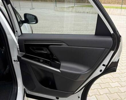 Белый Тойота bZ4X, объемом двигателя 0 л и пробегом 2 тыс. км за 27999 $, фото 74 на Automoto.ua