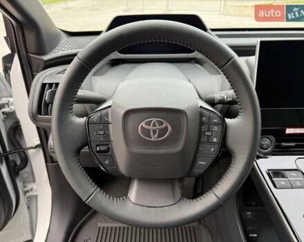 Белый Тойота bZ4X, объемом двигателя 0 л и пробегом 2 тыс. км за 27999 $, фото 144 на Automoto.ua