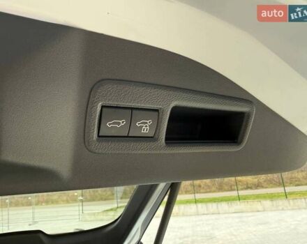 Белый Тойота bZ4X, объемом двигателя 0 л и пробегом 2 тыс. км за 27999 $, фото 62 на Automoto.ua