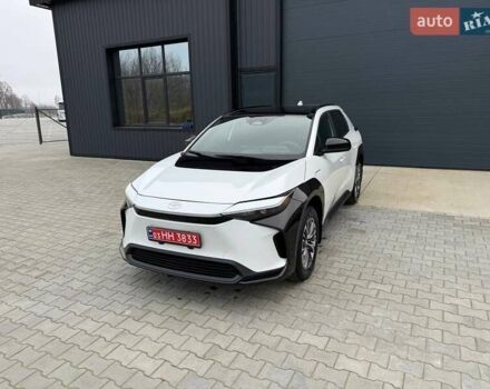 Белый Тойота bZ4X, объемом двигателя 0 л и пробегом 2 тыс. км за 27999 $, фото 8 на Automoto.ua