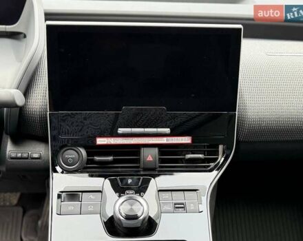 Белый Тойота bZ4X, объемом двигателя 0 л и пробегом 2 тыс. км за 27999 $, фото 145 на Automoto.ua