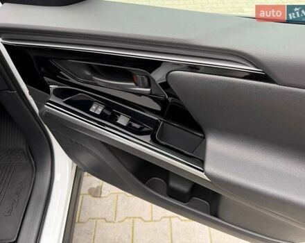 Белый Тойота bZ4X, объемом двигателя 0 л и пробегом 2 тыс. км за 27999 $, фото 83 на Automoto.ua