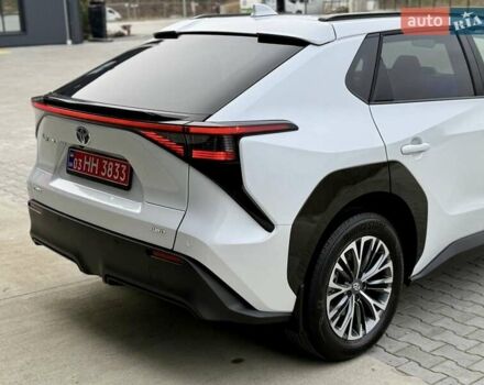 Белый Тойота bZ4X, объемом двигателя 0 л и пробегом 2 тыс. км за 27999 $, фото 119 на Automoto.ua