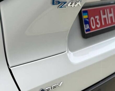Белый Тойота bZ4X, объемом двигателя 0 л и пробегом 2 тыс. км за 27999 $, фото 25 на Automoto.ua