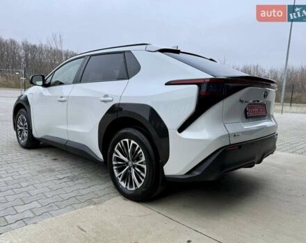 Белый Тойота bZ4X, объемом двигателя 0 л и пробегом 2 тыс. км за 27999 $, фото 7 на Automoto.ua