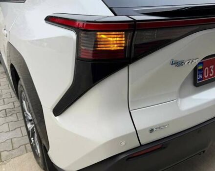 Белый Тойота bZ4X, объемом двигателя 0 л и пробегом 2 тыс. км за 27999 $, фото 121 на Automoto.ua