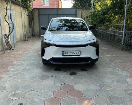 Білий Тойота bZ4X, об'ємом двигуна 0 л та пробігом 27 тис. км за 25400 $, фото 1 на Automoto.ua