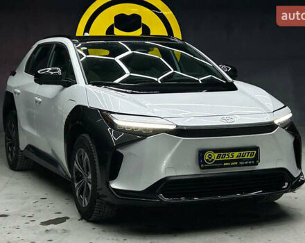 Білий Тойота bZ4X, об'ємом двигуна 0 л та пробігом 9 тис. км за 25800 $, фото 1 на Automoto.ua