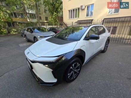 Тойота bZ4X 2023 у Одесі на Automoto.ua Білий Тойота bZ4X, об'ємом двигуна 0 л та пробігом 1 тис. км за 27800 $, фото 1 на Automoto.ua