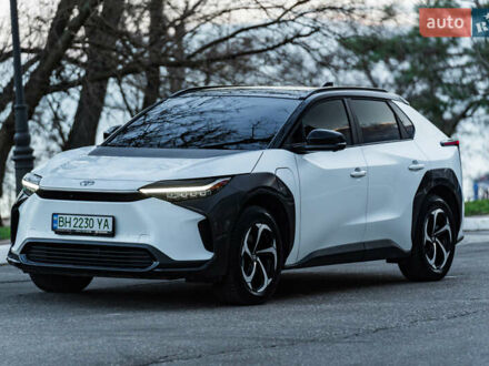 Тойота bZ4X 2023 в Одессе на Automoto.ua Белый Тойота bZ4X, объемом двигателя 0 л и пробегом 32 тыс. км за 23900 $, фото 1 на Automoto.ua