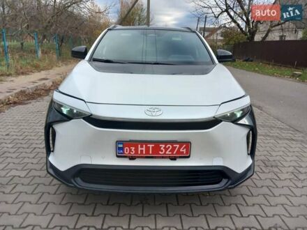 Тойота bZ4X 2023 у Луцьку на Automoto.ua Білий Тойота bZ4X, об'ємом двигуна 0 л та пробігом 48 тис. км за 25300 $, фото 1 на Automoto.ua