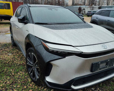 Бежевий Тойота bZ4X, об'ємом двигуна 0 л та пробігом 10 тис. км за 26999 $, фото 2 на Automoto.ua