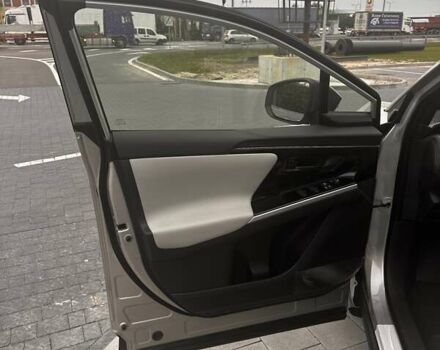 Бежевый Тойота bZ4X, объемом двигателя 0 л и пробегом 1 тыс. км за 27500 $, фото 7 на Automoto.ua