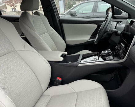 Черный Тойота bZ4X, объемом двигателя 0 л и пробегом 18 тыс. км за 29000 $, фото 9 на Automoto.ua