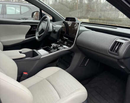 Черный Тойота bZ4X, объемом двигателя 0 л и пробегом 18 тыс. км за 29000 $, фото 4 на Automoto.ua