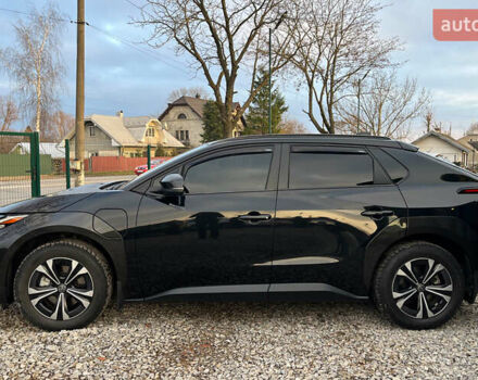 Черный Тойота bZ4X, объемом двигателя 0 л и пробегом 42 тыс. км за 24999 $, фото 3 на Automoto.ua