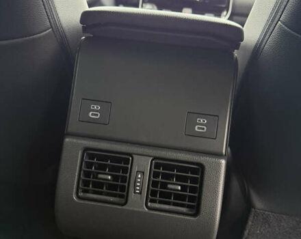 Черный Тойота bZ4X, объемом двигателя 0 л и пробегом 38 тыс. км за 22500 $, фото 19 на Automoto.ua