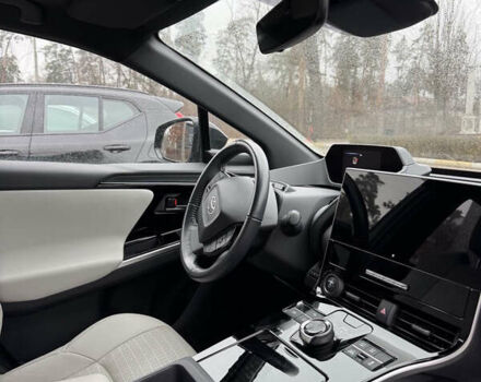 Черный Тойота bZ4X, объемом двигателя 0 л и пробегом 18 тыс. км за 29000 $, фото 11 на Automoto.ua