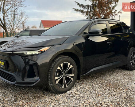 Черный Тойота bZ4X, объемом двигателя 0 л и пробегом 42 тыс. км за 24999 $, фото 2 на Automoto.ua