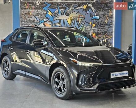 Чорний Тойота bZ4X, об'ємом двигуна 0 л та пробігом 10 тис. км за 25099 $, фото 1 на Automoto.ua