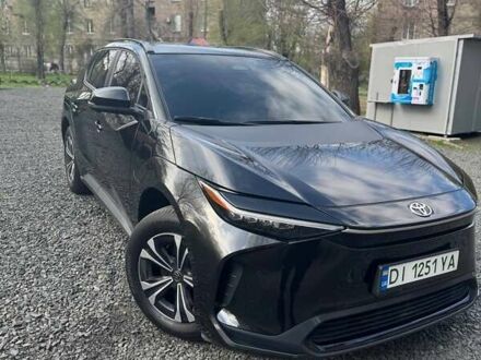 Тойота bZ4X 2022 у Кривому Розі на Automoto.ua Чорний Тойота bZ4X, об'ємом двигуна 0 л та пробігом 35 тис. км за 24500 $, фото 1 на Automoto.ua