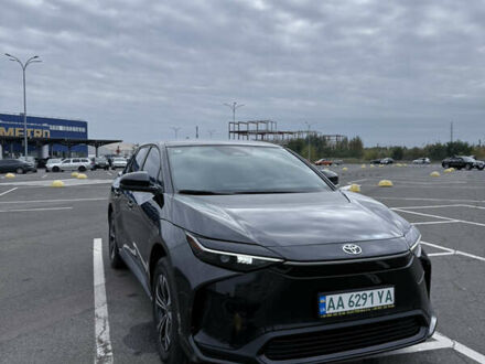 Черный Тойота bZ4X, объемом двигателя 0 л и пробегом 38 тыс. км за 22500 $, фото 1 на Automoto.ua