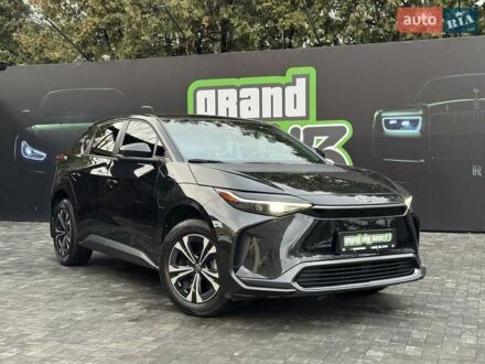 Тойота bZ4X 2023 у Києві на Automoto.ua Чорний Тойота bZ4X, об'ємом двигуна 0 л та пробігом 6 тис. км за 23500 $, фото 1 на Automoto.ua