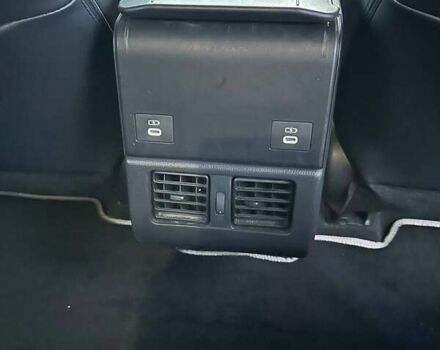 Красный Тойота bZ4X, объемом двигателя 0 л и пробегом 27 тыс. км за 23300 $, фото 17 на Automoto.ua