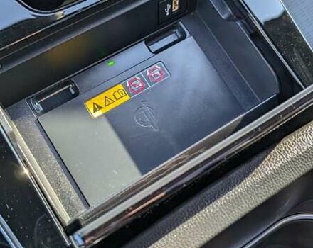 Красный Тойота bZ4X, объемом двигателя 0 л и пробегом 20 тыс. км за 26299 $, фото 11 на Automoto.ua