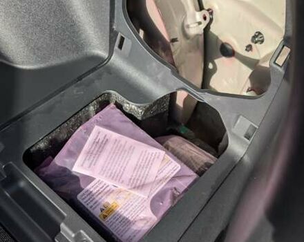 Красный Тойота bZ4X, объемом двигателя 0 л и пробегом 20 тыс. км за 26299 $, фото 9 на Automoto.ua